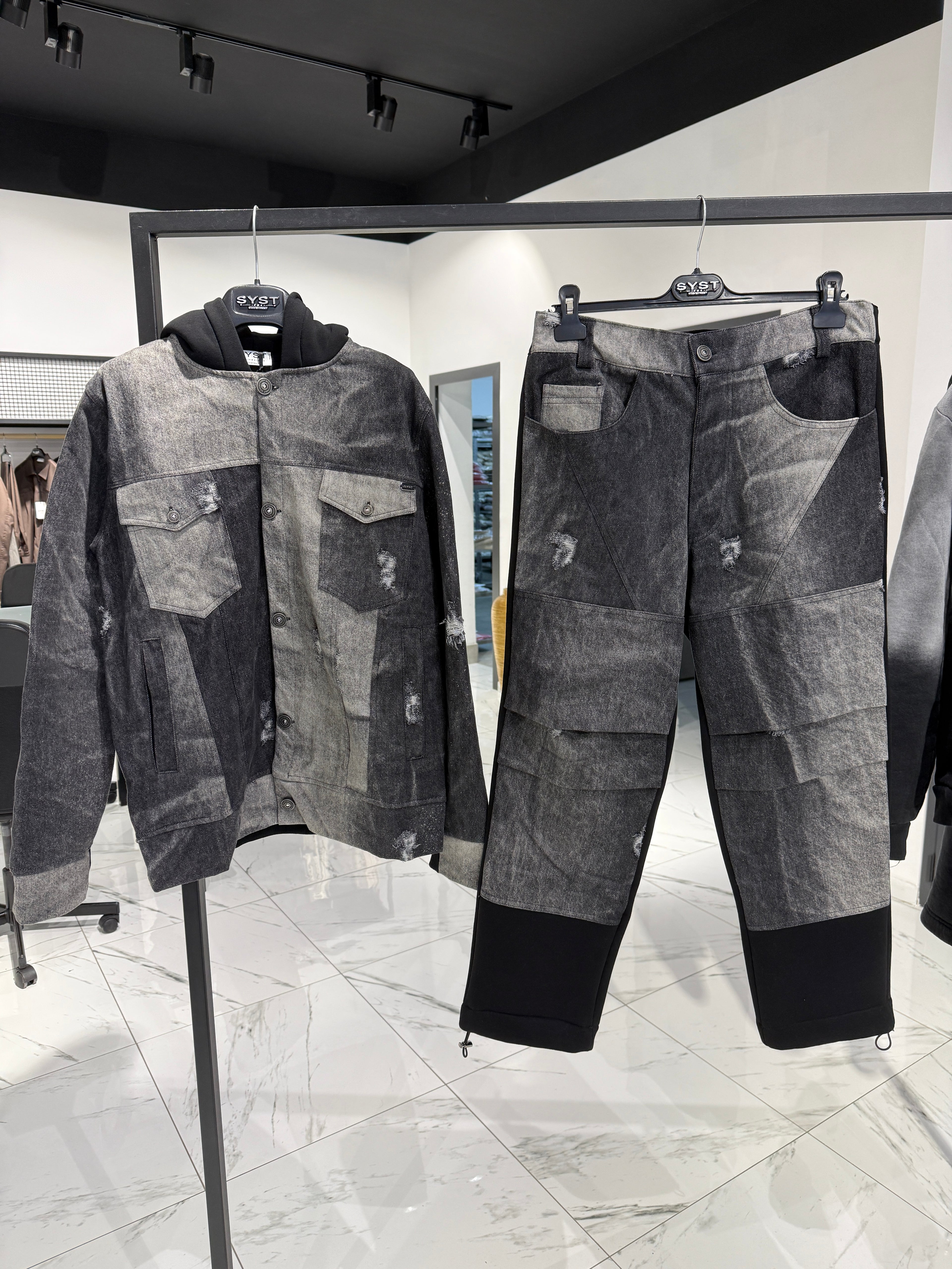 Tracksuite Jeans e Felpa SYST