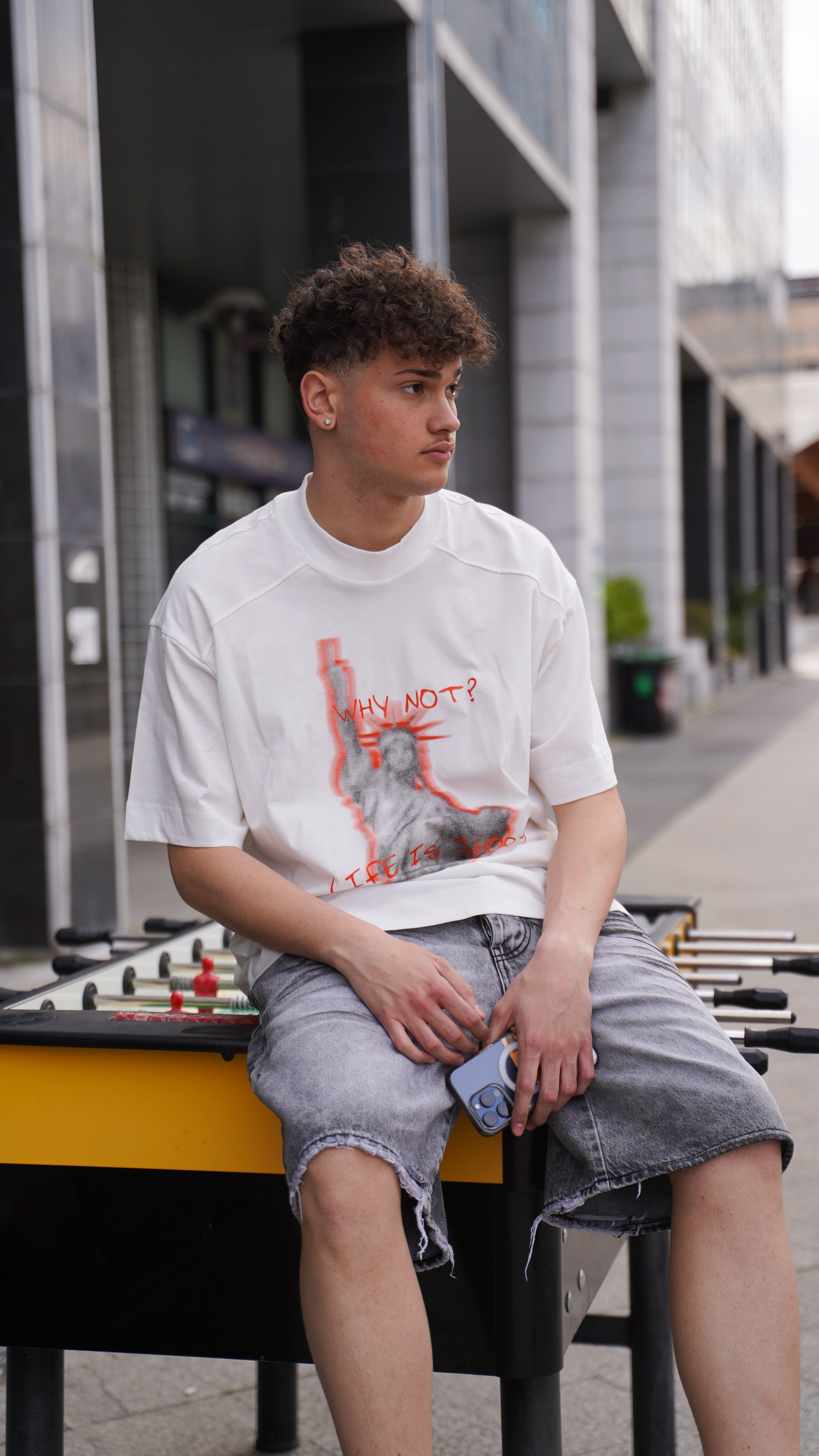 Tee DNC X GIVE STATUE W