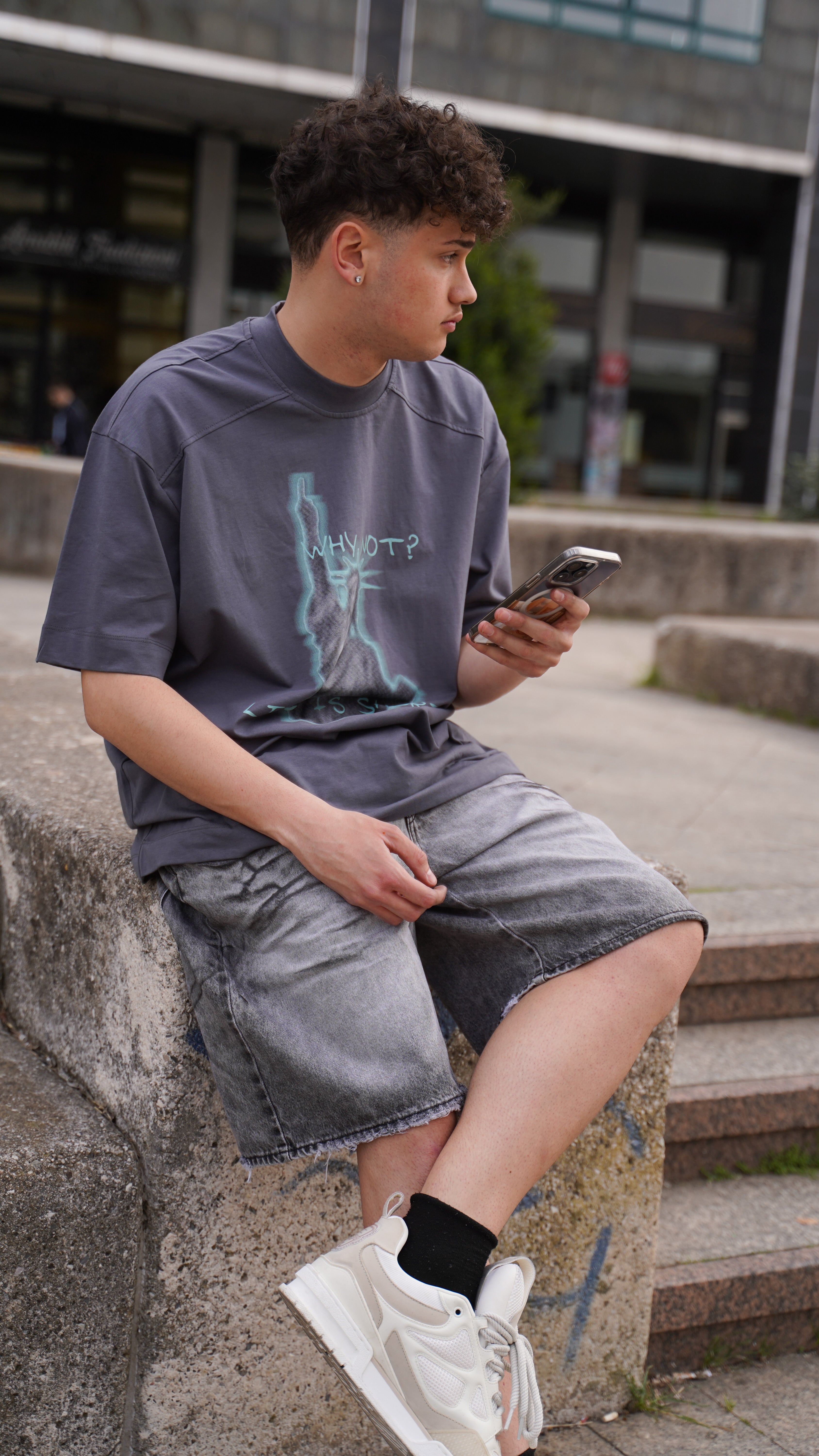 Tee DNC X GIVE STATUE G