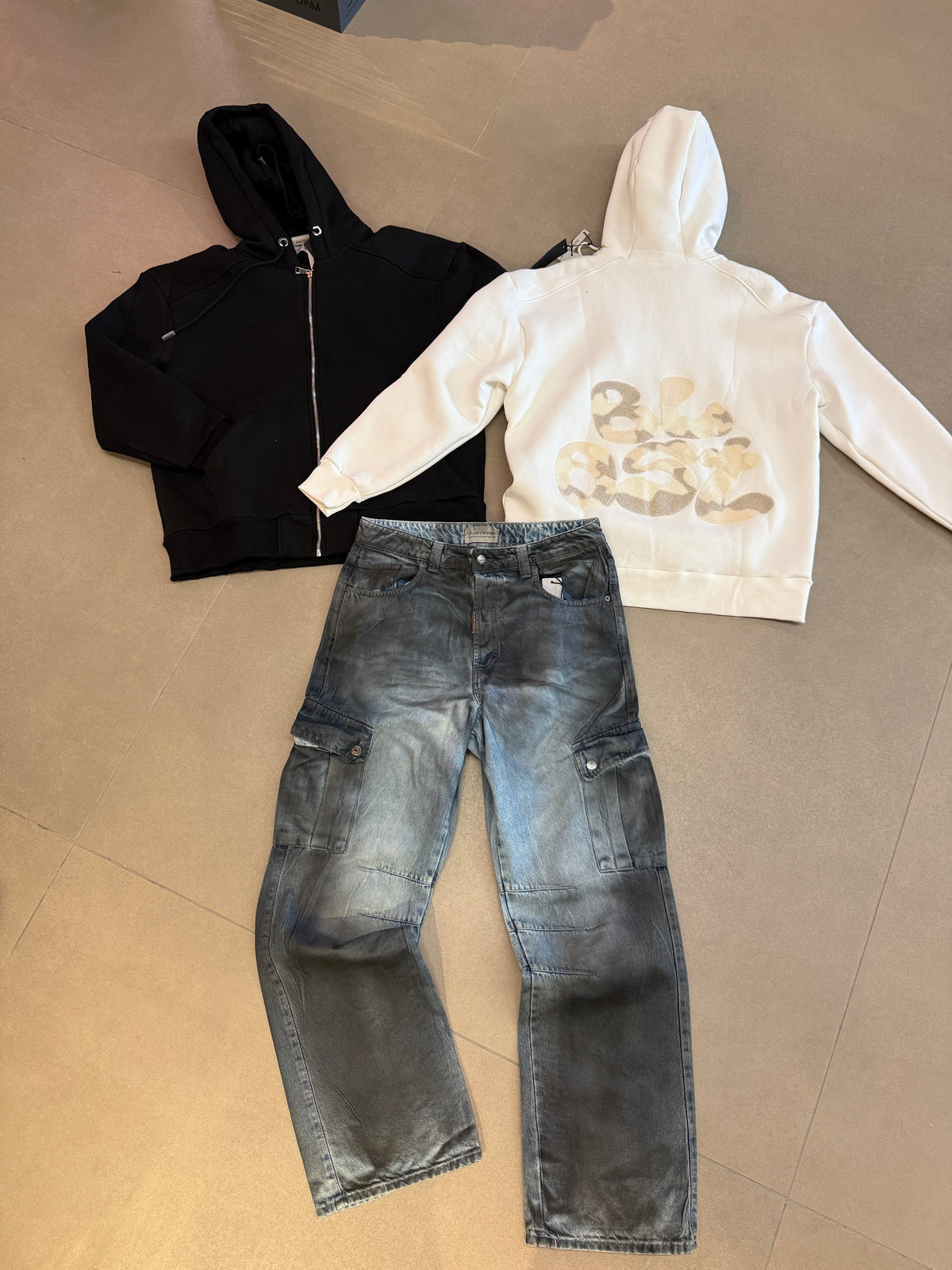 Zip Up Sweat White “Sponge”